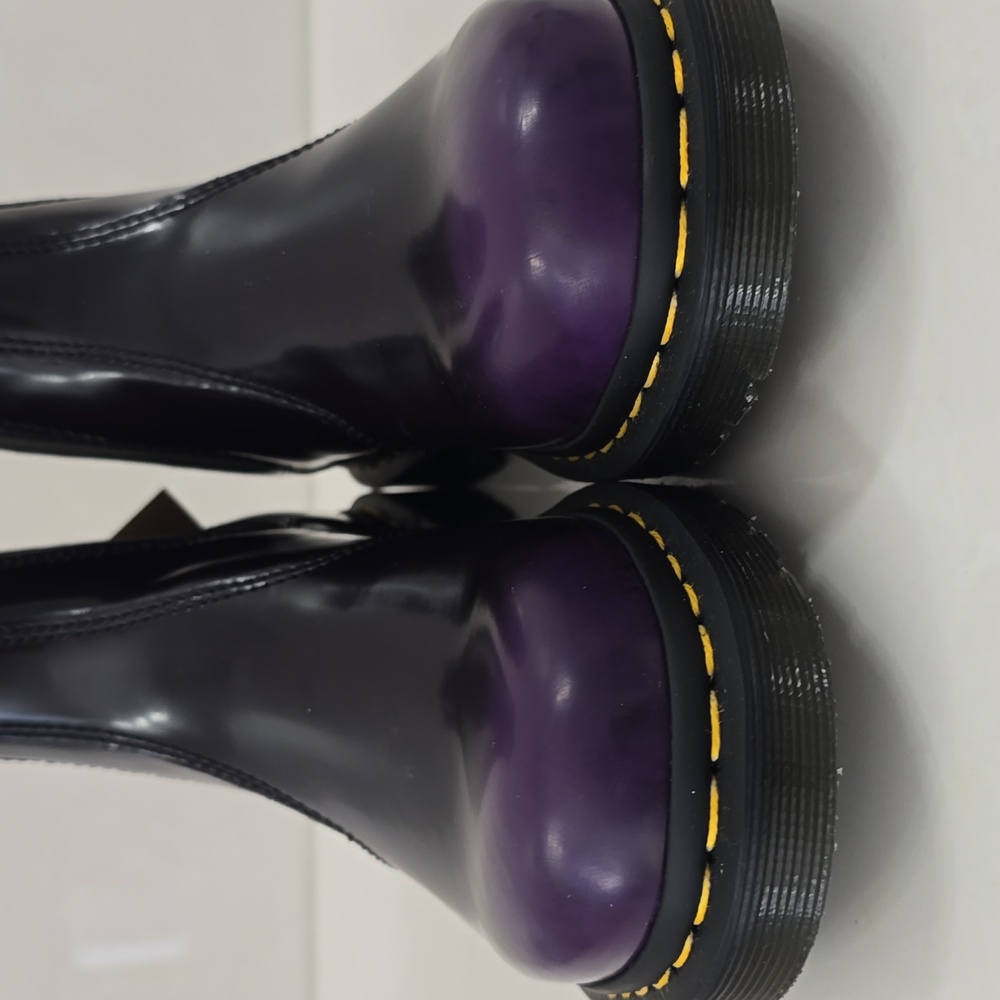 NWT Dr Martens Vegan 2976 Chelsea Boots - Picture 4 of 14